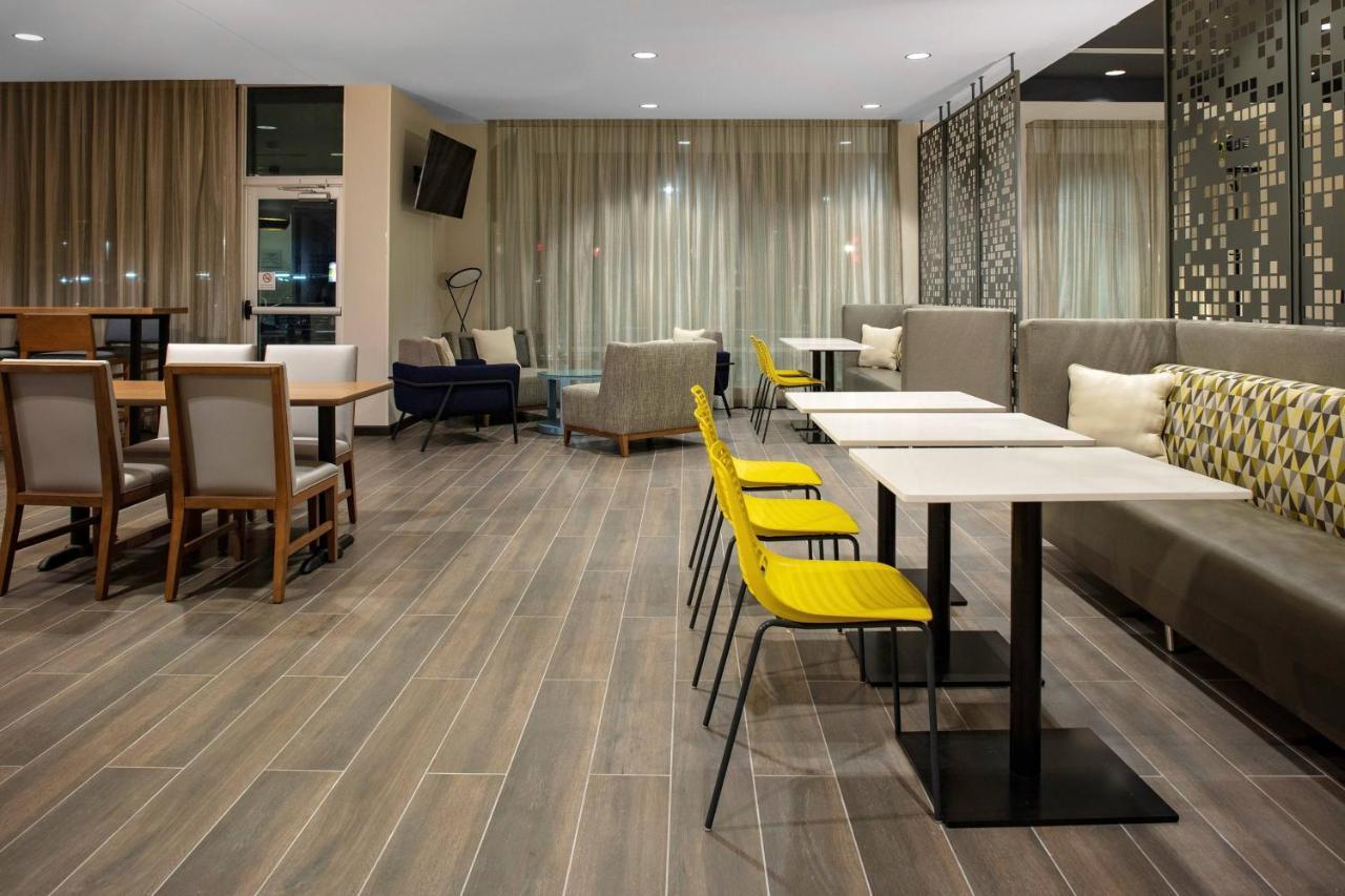 Towneplace Suites By Marriott Orlando Airport Esterno foto